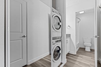 The alexandar apartments in santa rosa, california washer and dryer